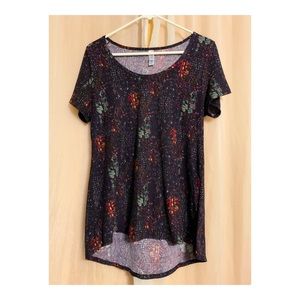 Lularoe Classic Tee — FREE WITH BUNDLE